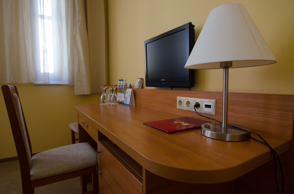 CIVITAS BOUTIQUE HOTEL 76/79