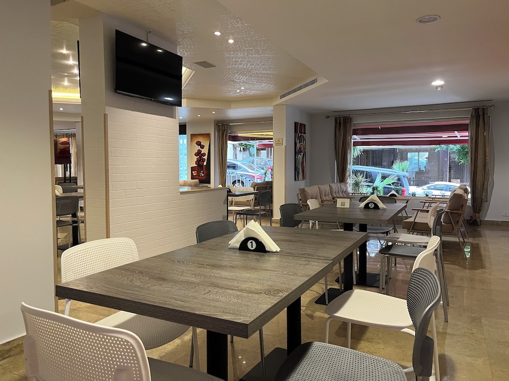 Bella Riva Suite Hotel 53/59