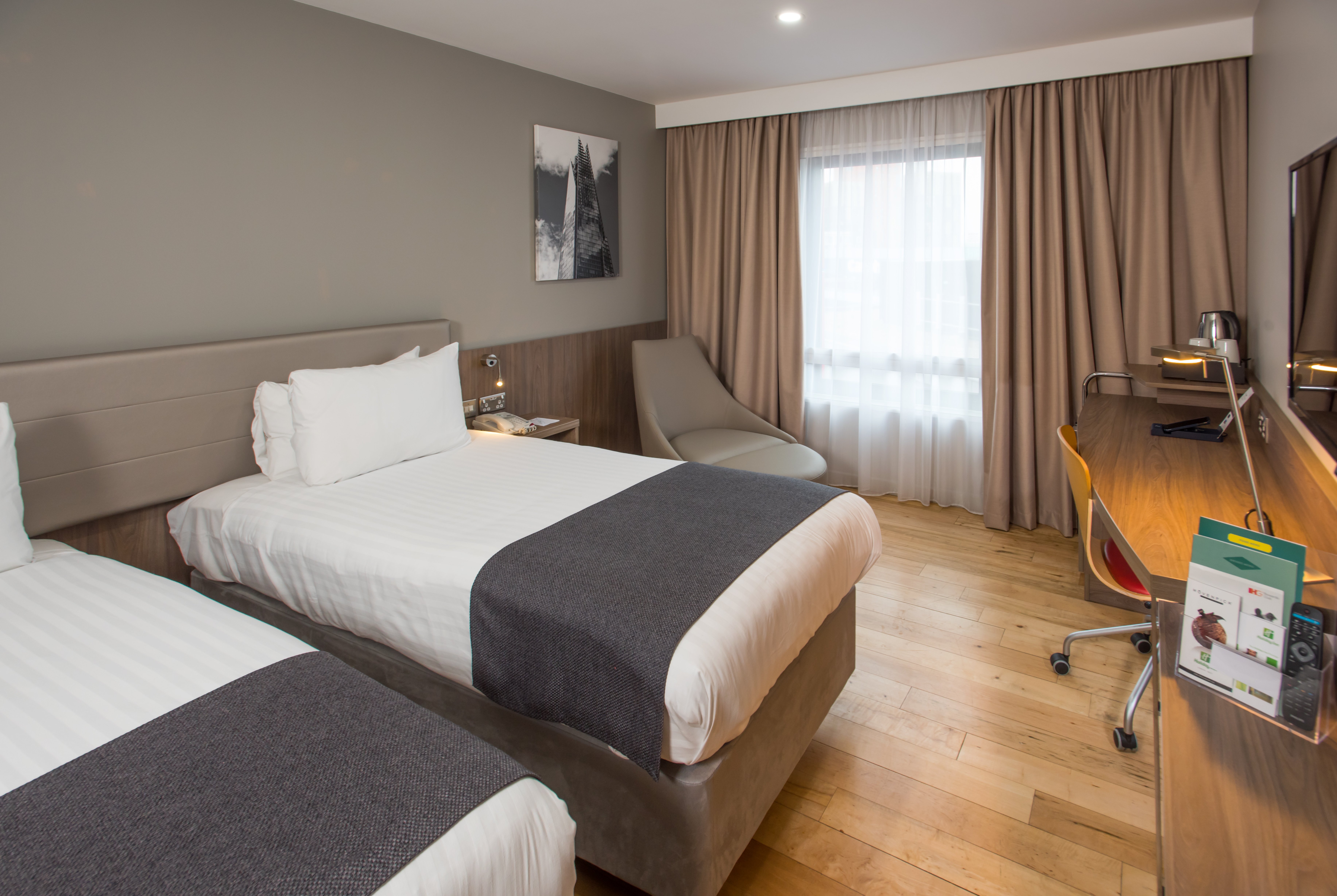 Holiday Inn London West 19/75