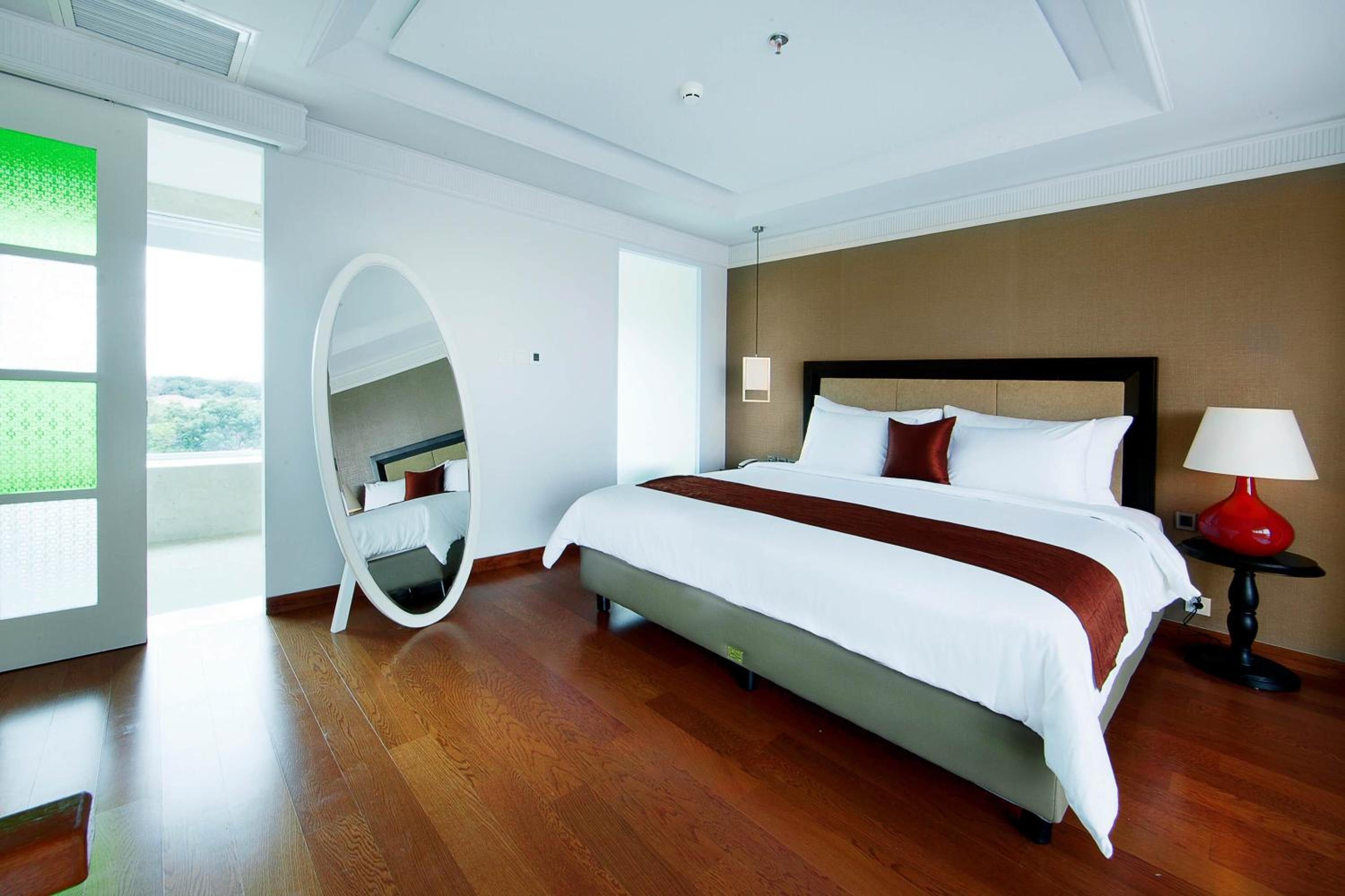 Royal, Lagoon