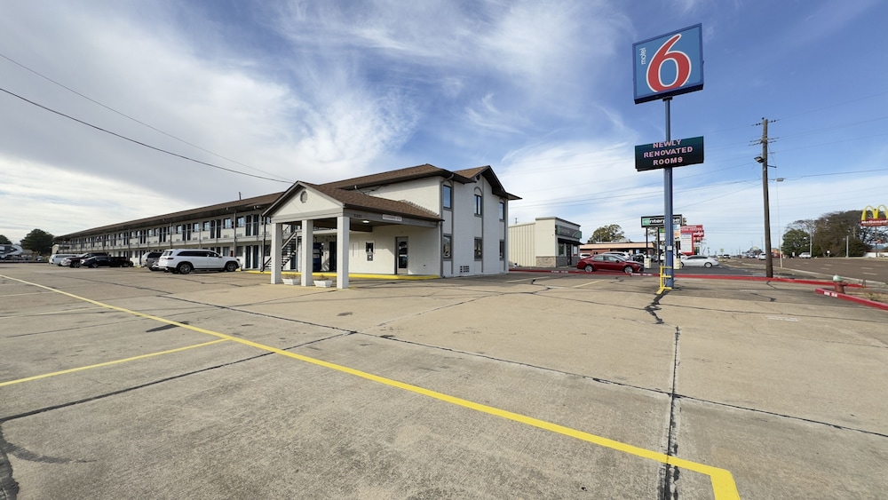 Motel6 Dyersburg, TN 31/50