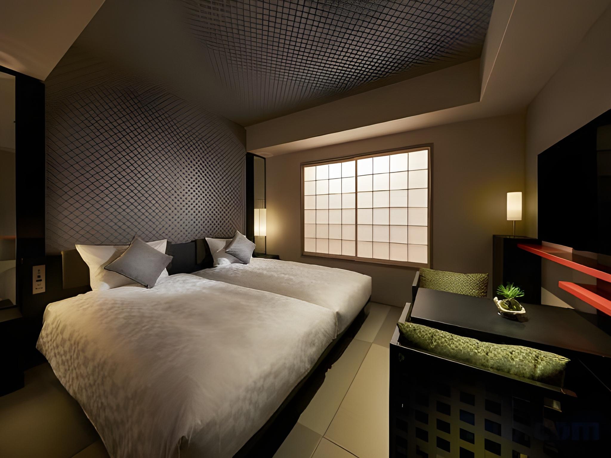 ROOM, DOUBLE OR TWIN BED