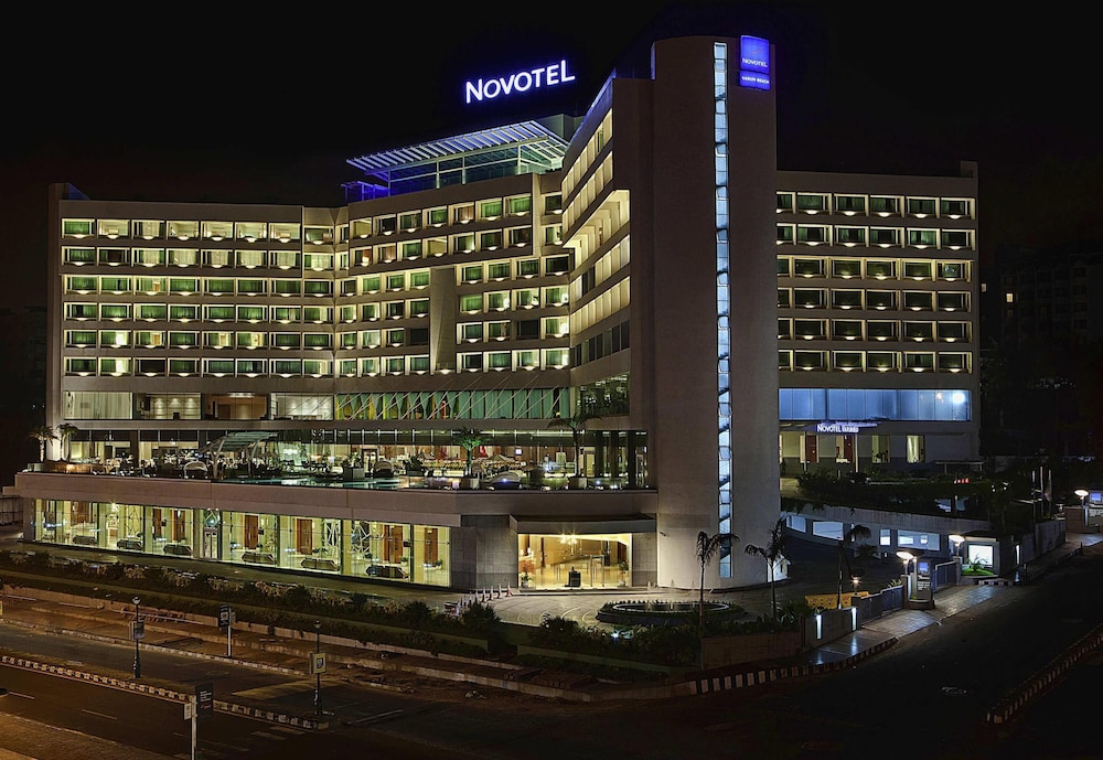 Novotel Visakhapatnam Varun Beach Hotel 2/75