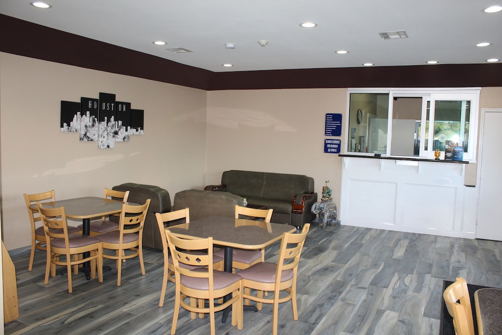 Sapphire Inn Suites 49/58