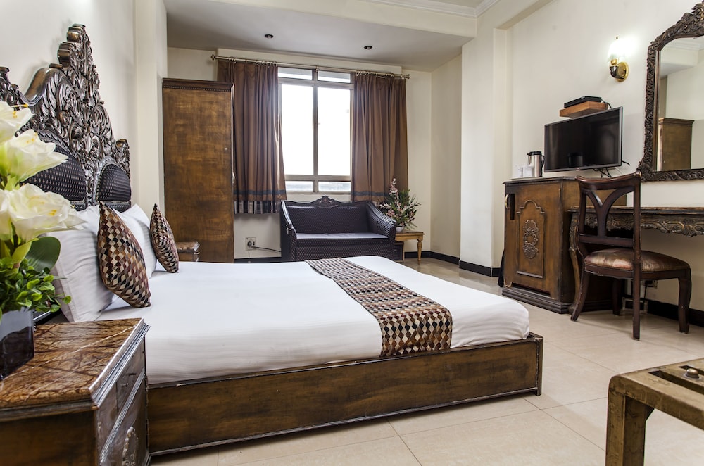 Sunstar Residency 11/62
