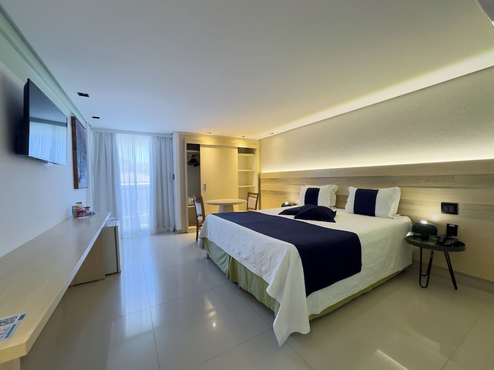 DELUXE, DOUBLE OR TWIN BED, BALCONY