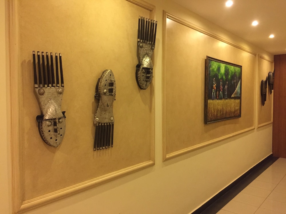 Royal Grand Hotel 28/64