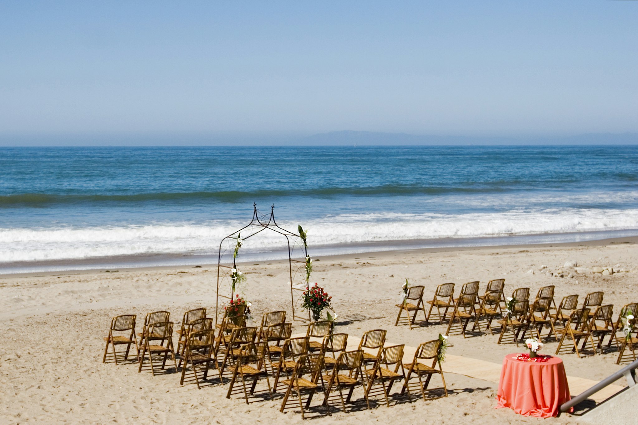 Crowne Plaza Ventura Beach 70/74