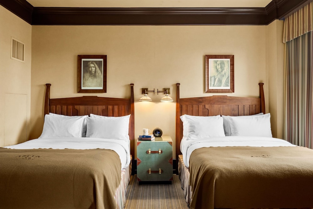 ARCTIC, CLASSIC, 2 QUEEN BEDS