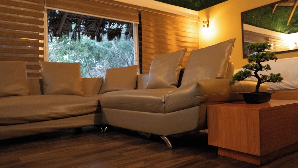 Palm Valley Cabins 22/50