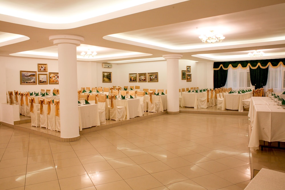 Hotel Cornul Vanatorului 34/68