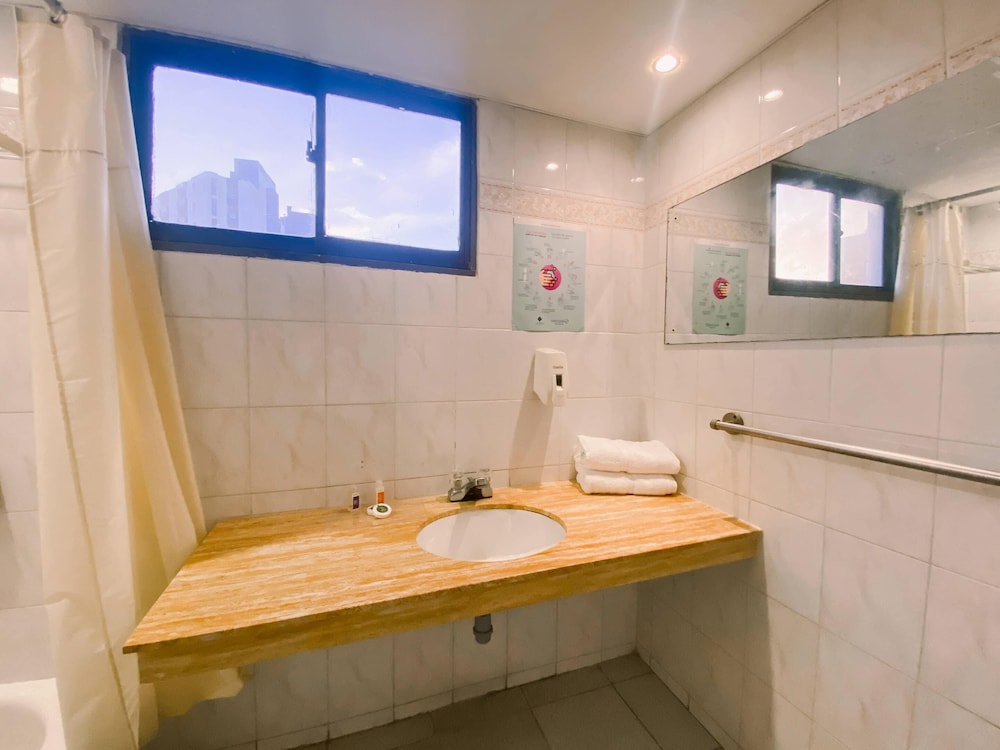 غرفة بسرير كوين، Hotel Faranda Express Puerta Del Sol Barranquilla, A Member of Radisson Individuals 10/10