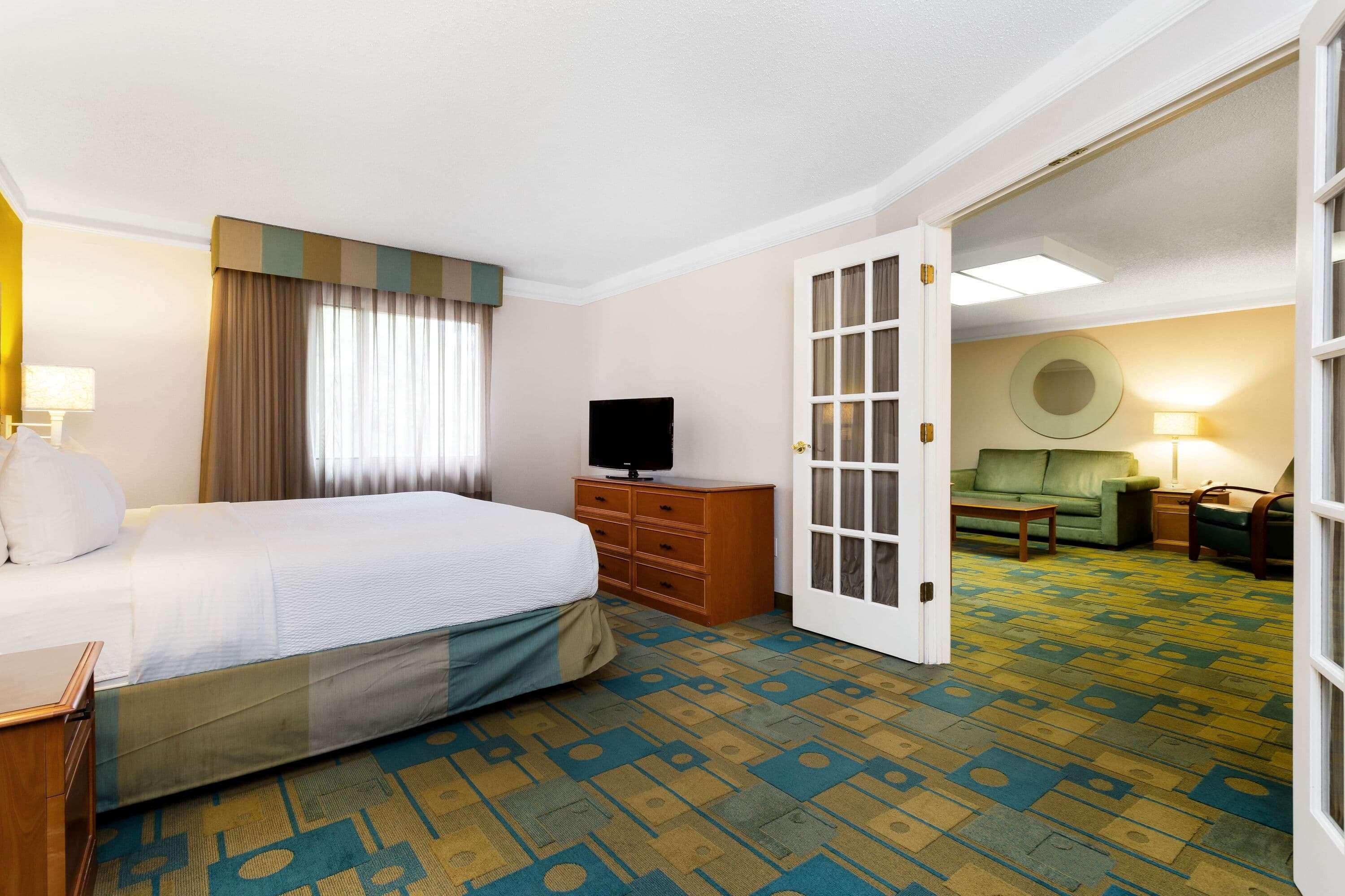 1 Bedroom, Deluxe, Suite, King Bed