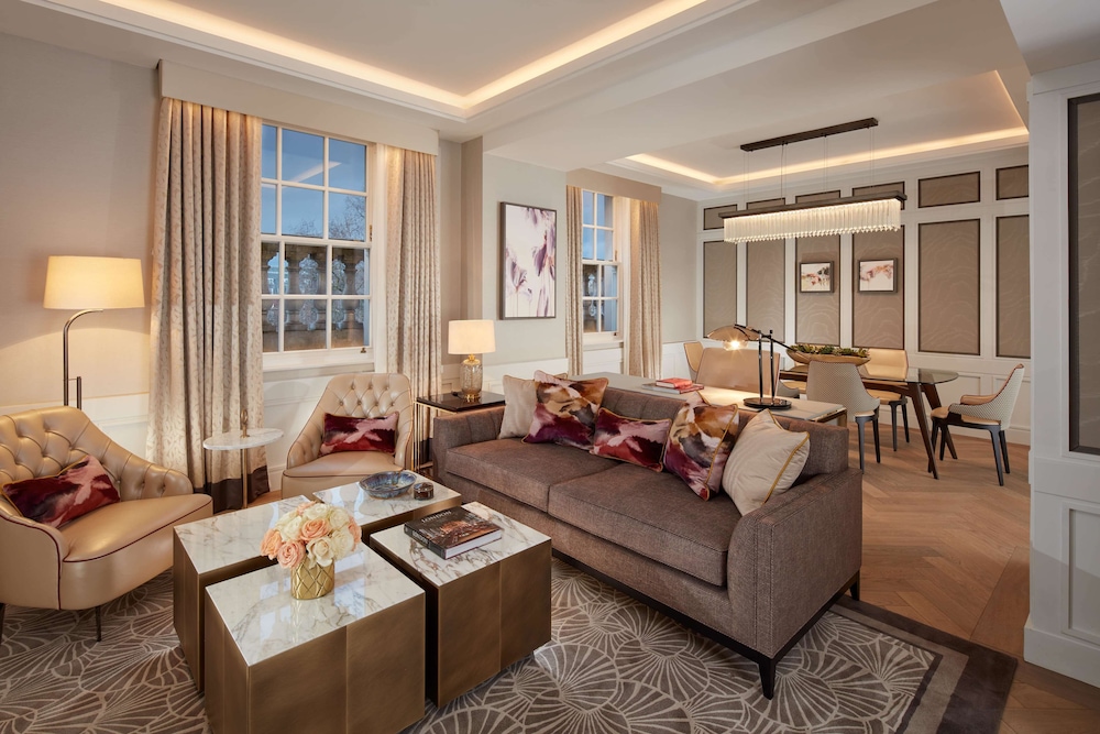 The Biltmore Mayfair 14/33