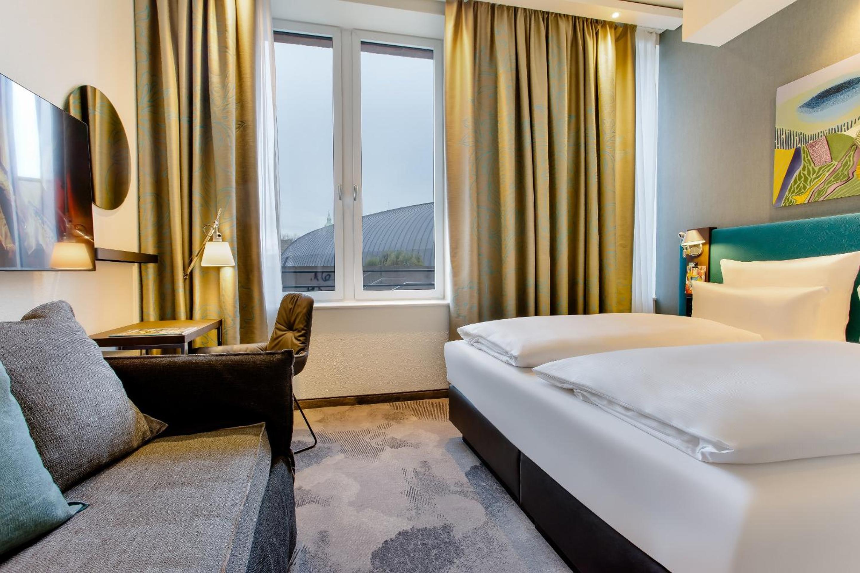 Comfort, King Bed, Queen Bed