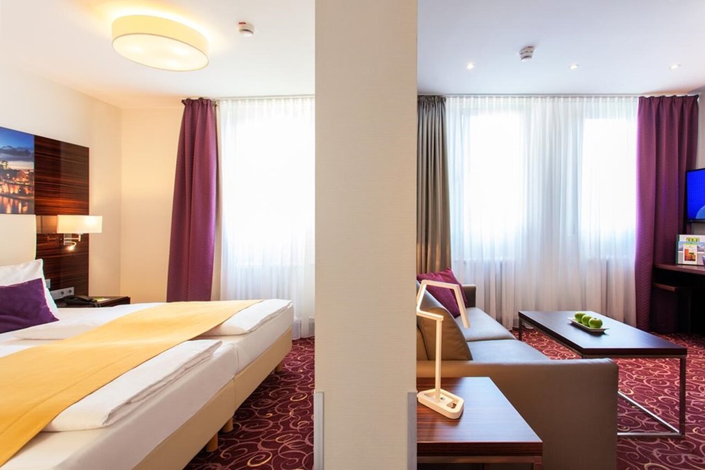 Favored Hotel Domicil Frankfurt 10/25