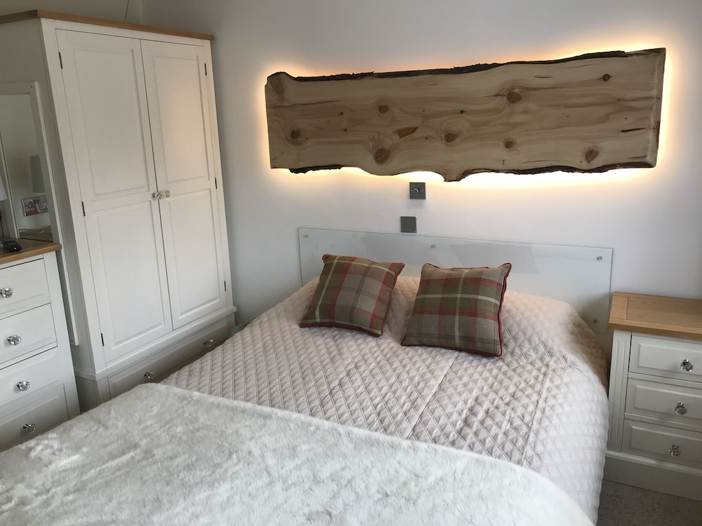 The Chequers Inn 18/50