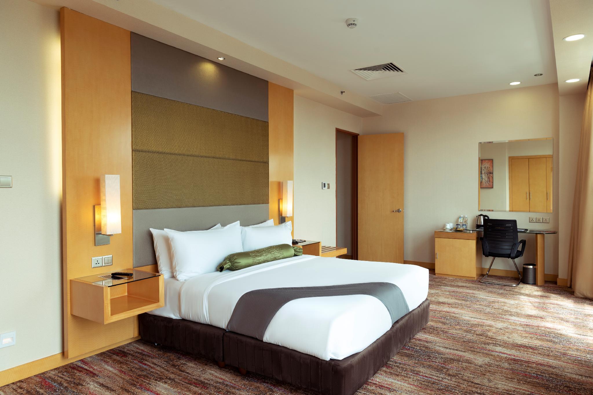 2 Bedrooms, Premier, Suite, 1 King and 1 Single Beds, Water Front