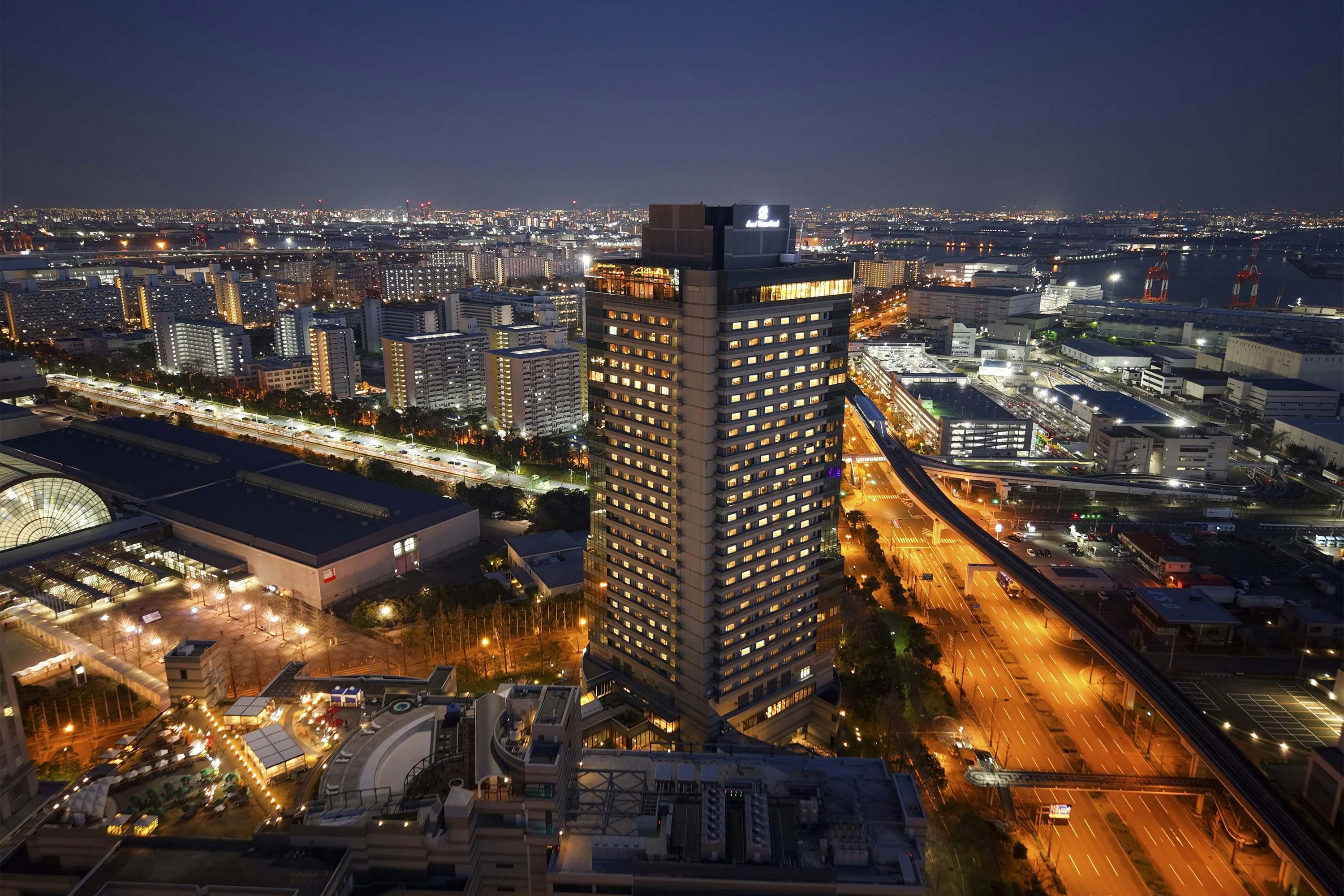 Grand Prince Hotel Osaka Bay 4/91