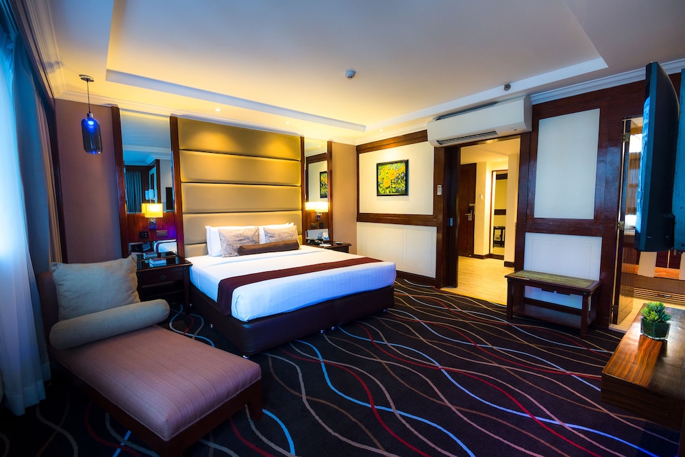 Cebu Parklane International Hotel 20/50