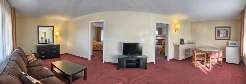 Relax Inn and Suites 24/30