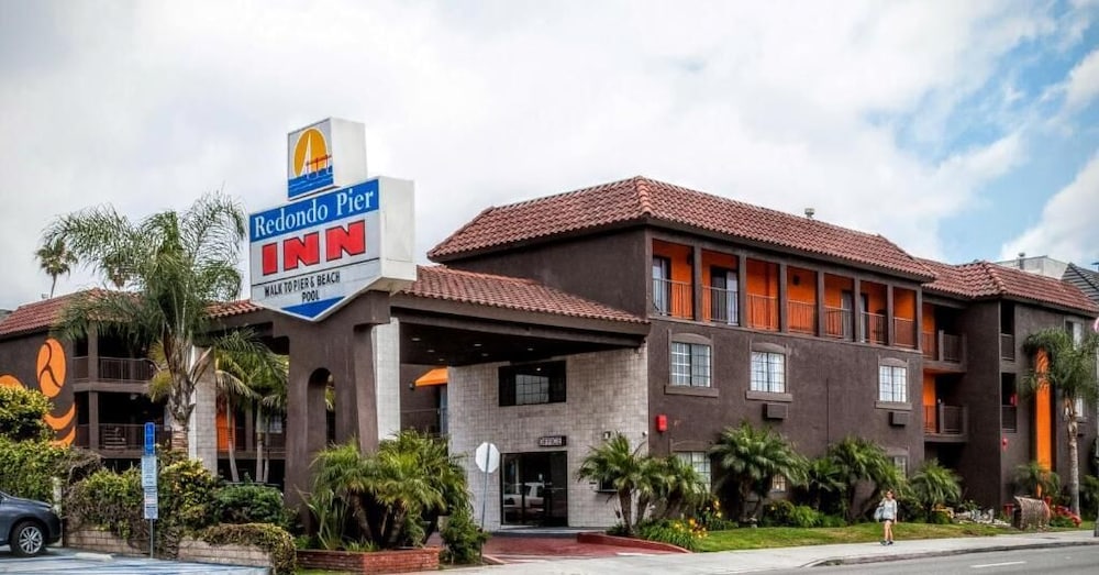 Redondo Pier Inn 1/24