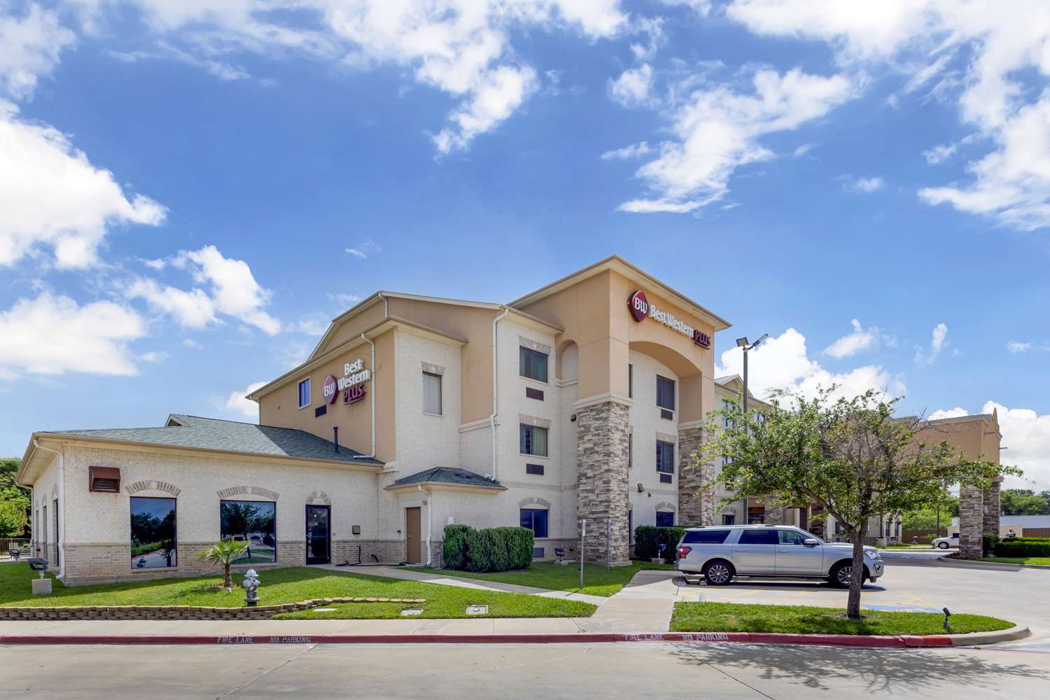Best Western Plus Burleson Inn & Suites 32/32