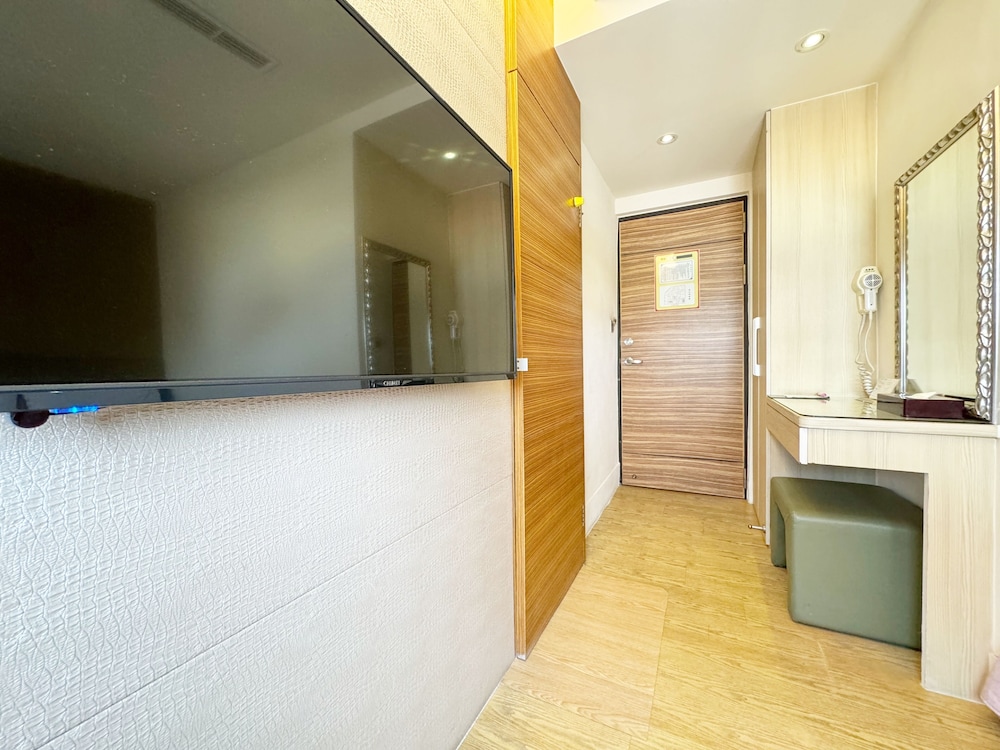 Ai-Lai Fashion Hotel 13/72