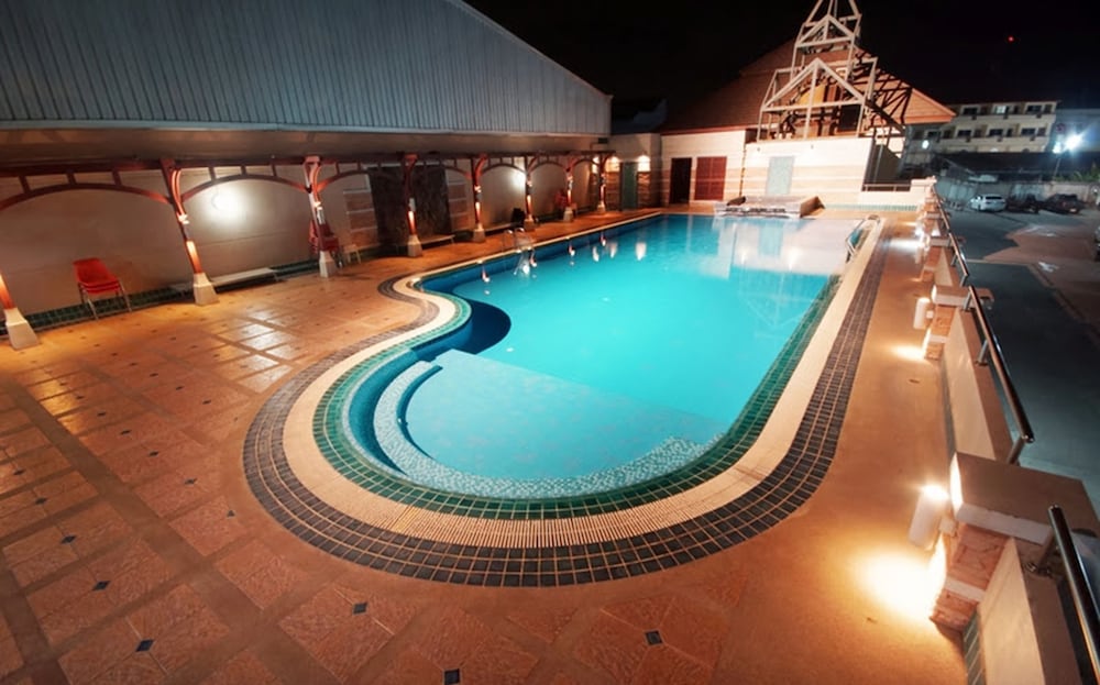 Dhevaraj Hotel 7/62