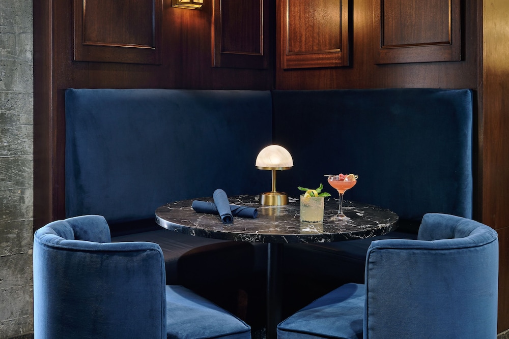 Darling Hotel 32/43