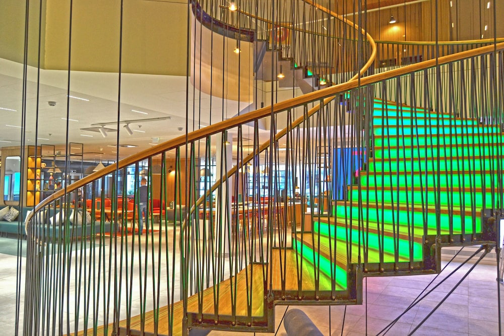 Holiday Inn Helsinki Expo Ex Holiday Inn Helsinki Exhibition Convention Centre 66/72