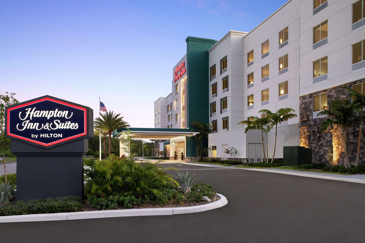 Hampton Inn & Suites Miami Kendall, FL 18/19