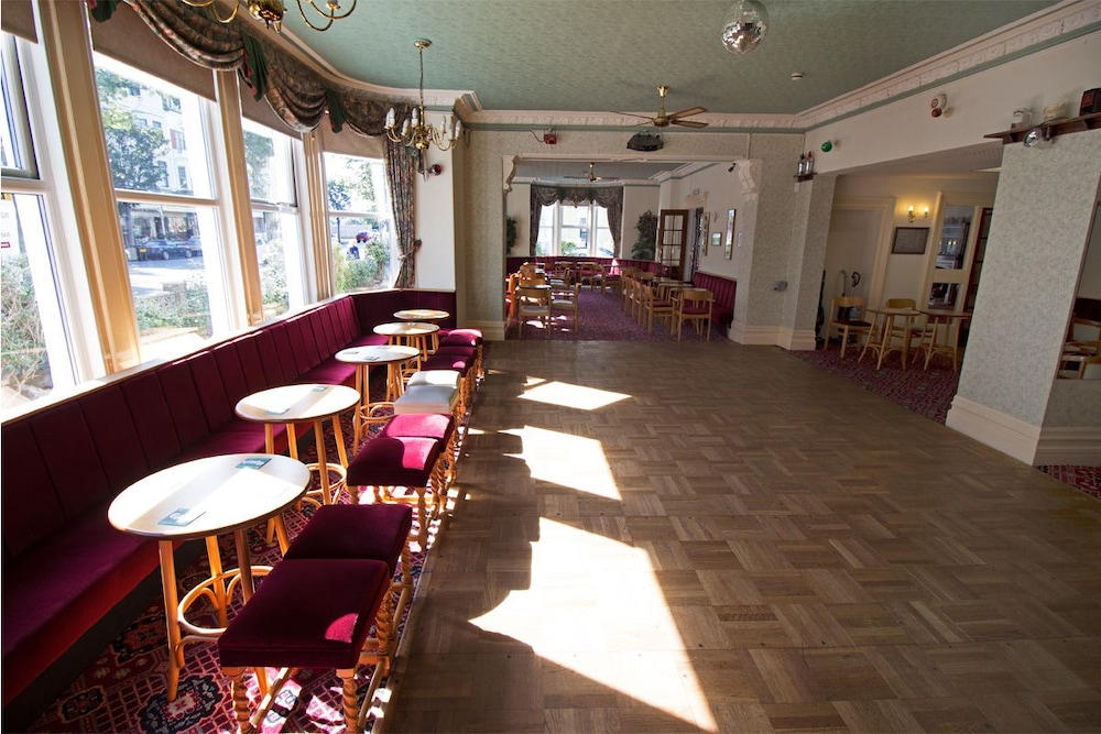 Evans Hotel 18/37