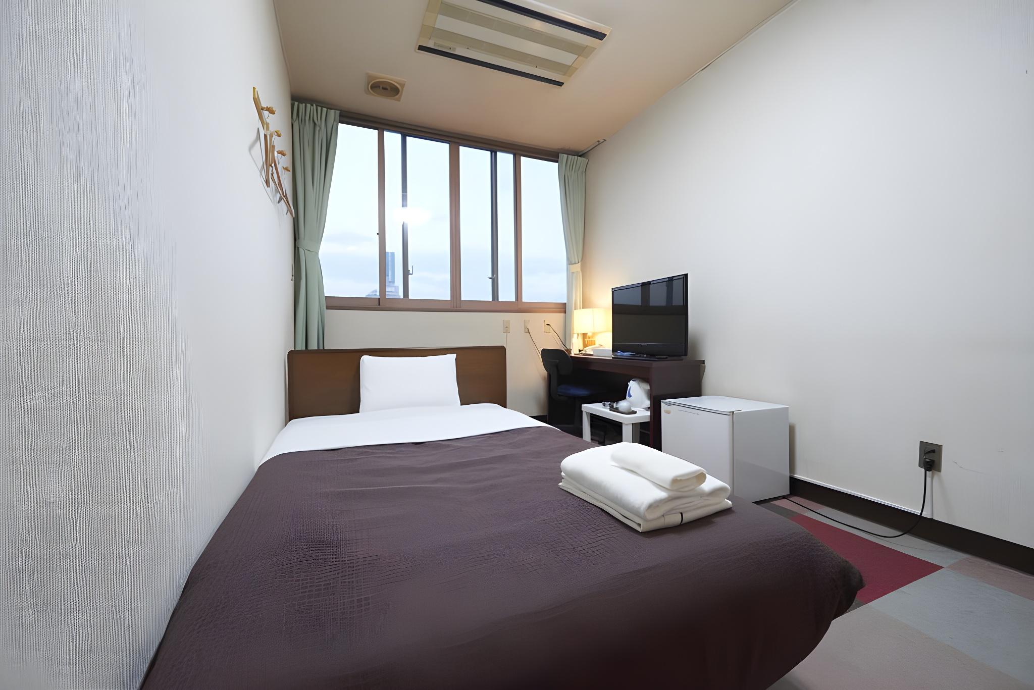 Semi Room, Standard, Semi Double Bed, Smoking
