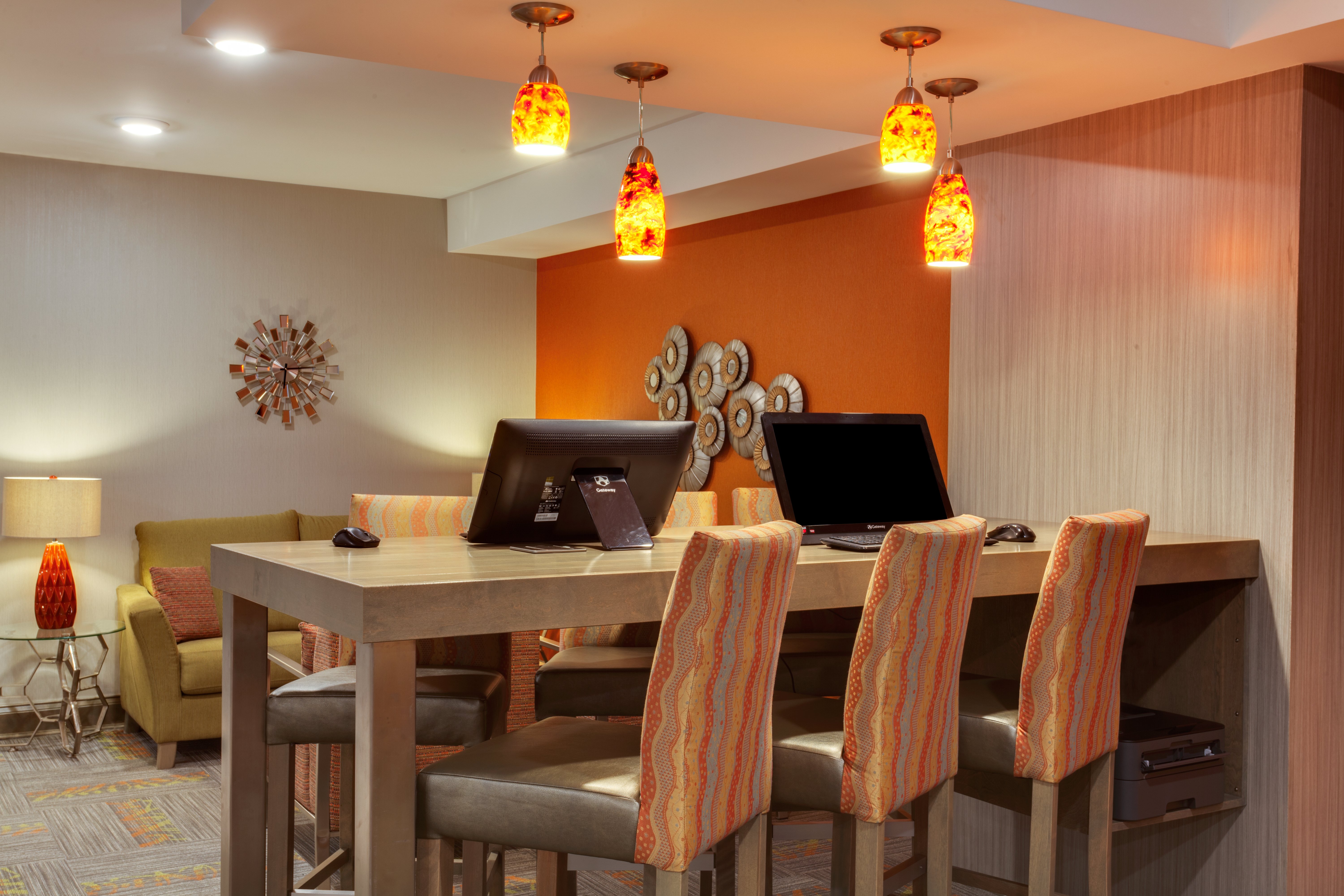 Holiday Inn Express Suites Fredericton 73/76