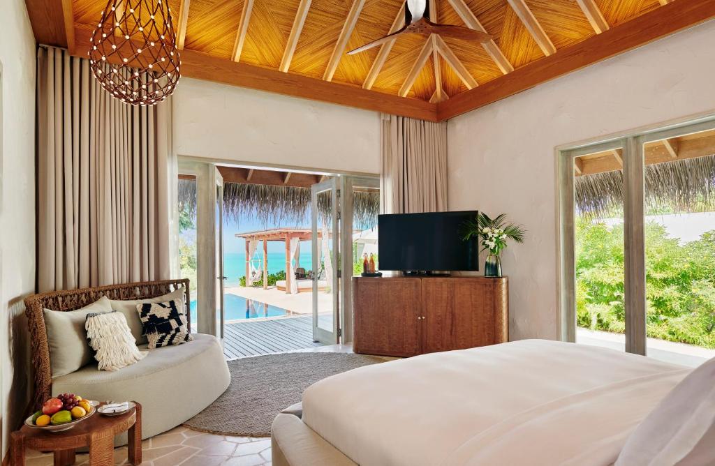 3 Bedrooms, Water Villa, Sunset, with Pool