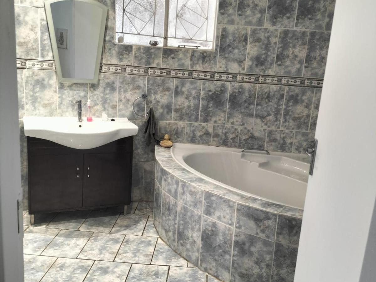 Garden Cottage Guest House 14/15