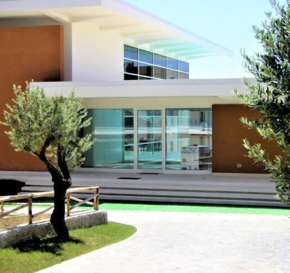 SPORTING CLUB RESORT 7/48