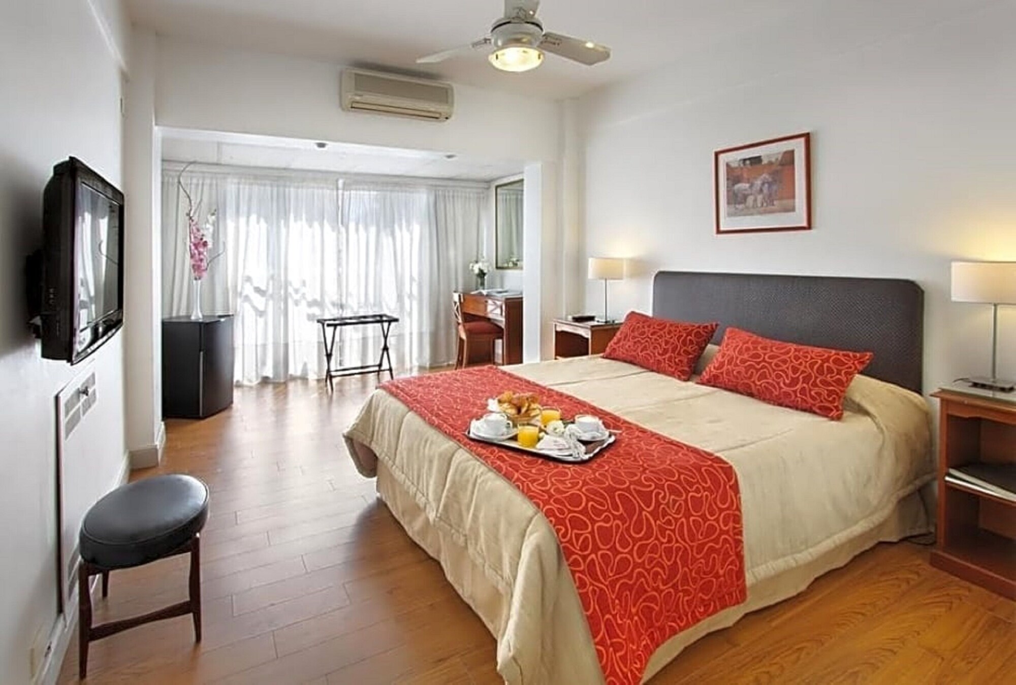STANDARD, QUEEN BED