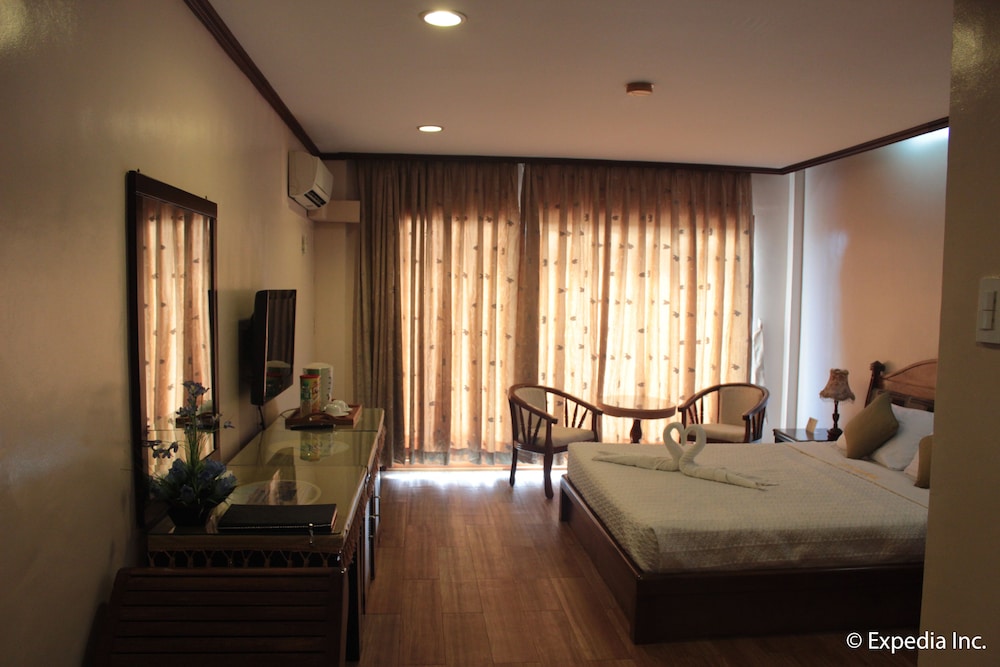 Vista Marina Hotel And Resort 24/52