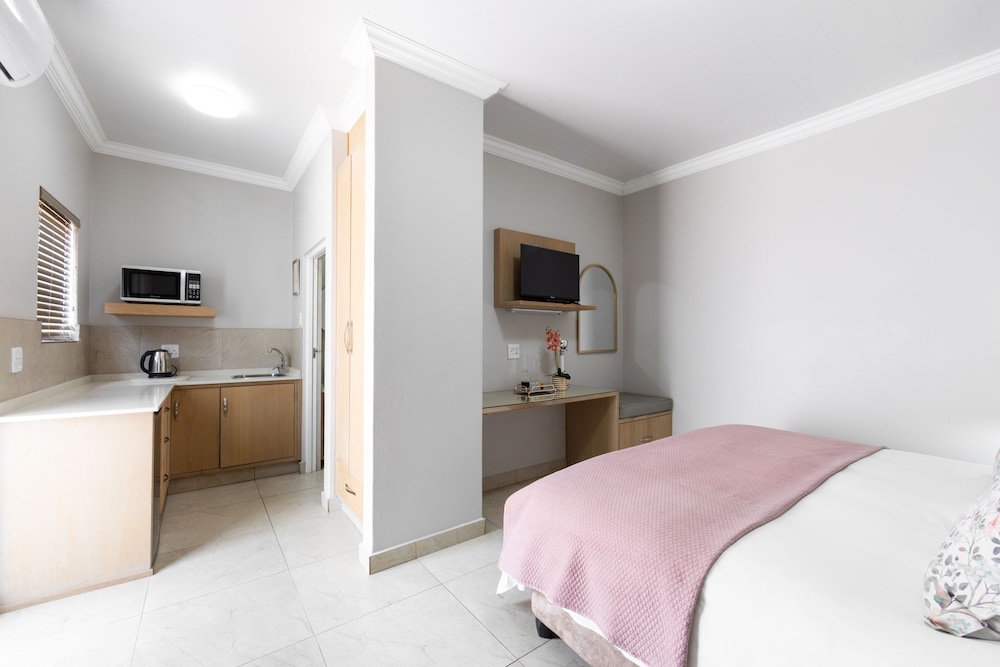 Adato Guesthouse 6/50