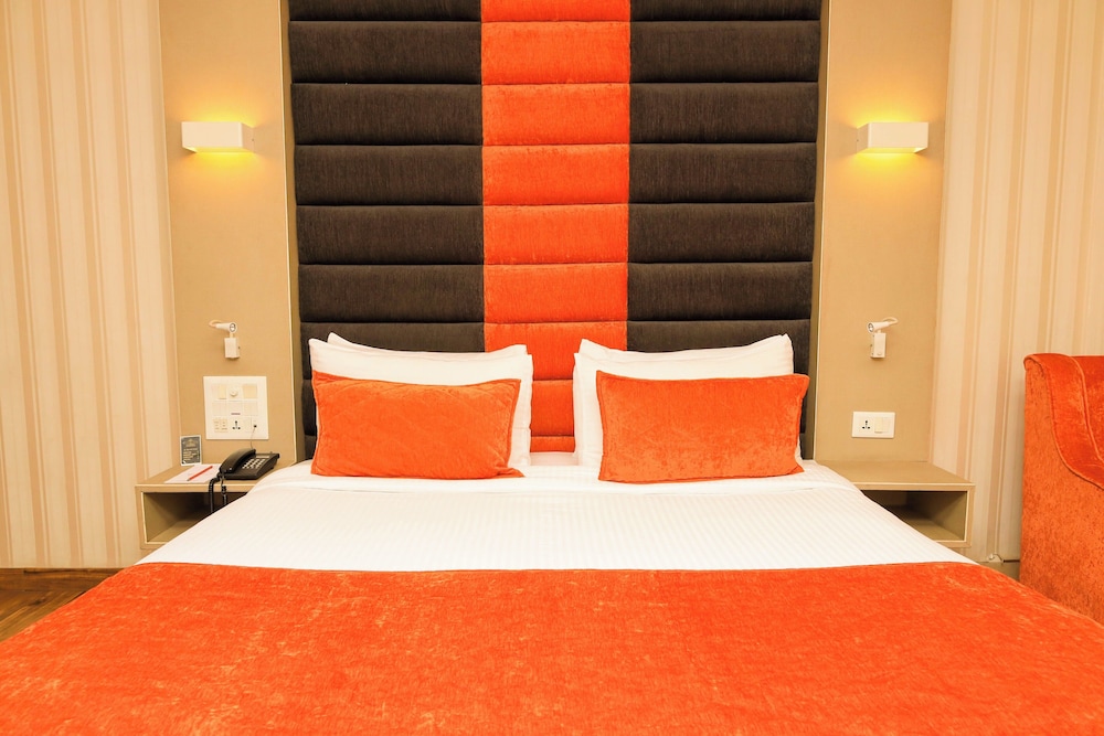 THE AANANDA IMPERIAL 14/50