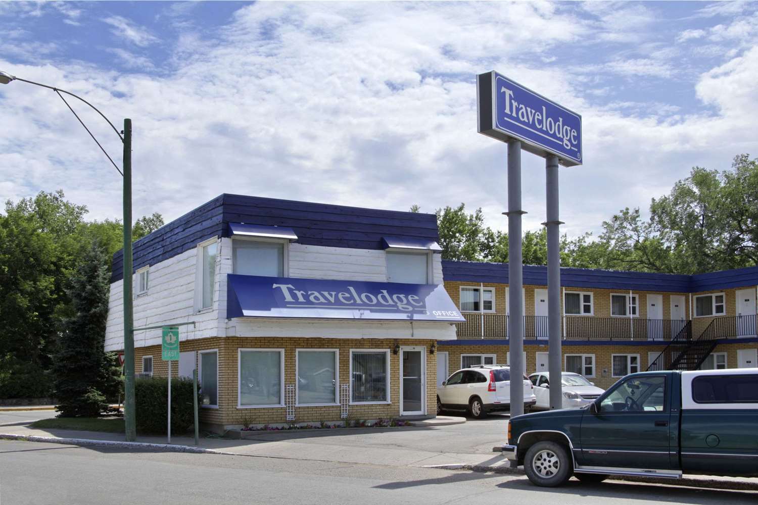 Travelodge By Wyndham Moose Jaw 3/3