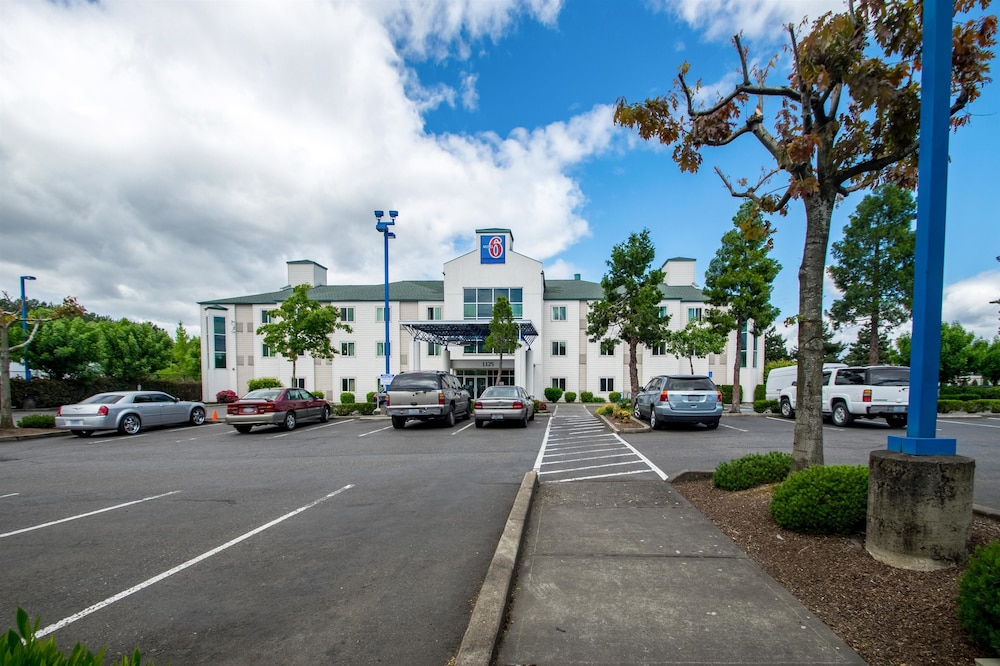 Motel6 Portland, OR - I-5 31/36