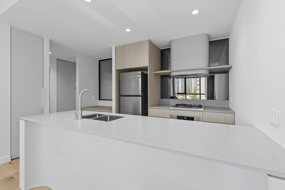 Yves Mermaid Beach Apartments by CLLIX 50/50