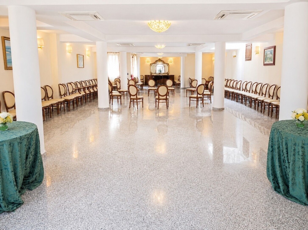 Hotel Hieracon 24/47