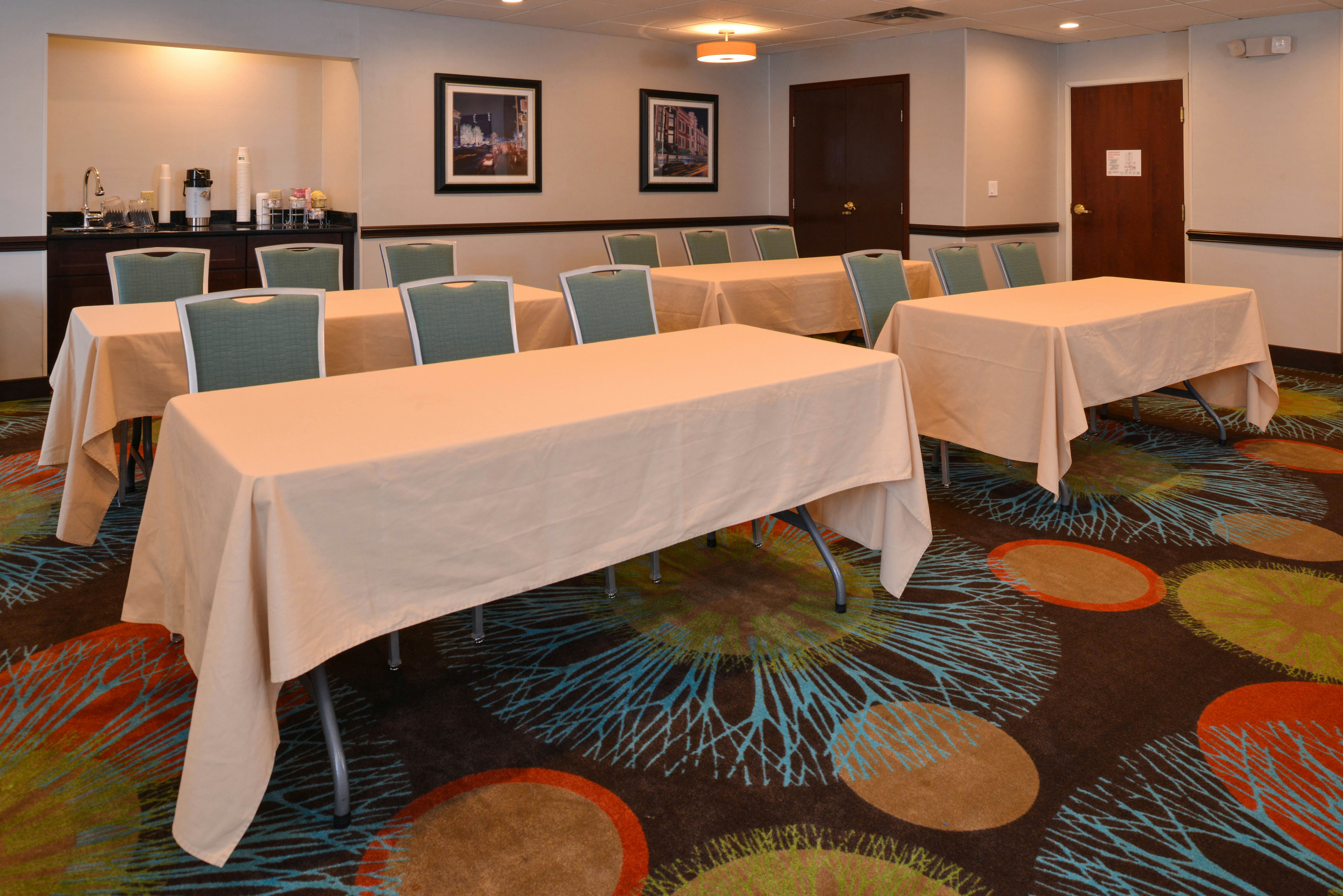 Holiday Inn Express & Suites Youngstown (N. Lima/Boardman) 28/34