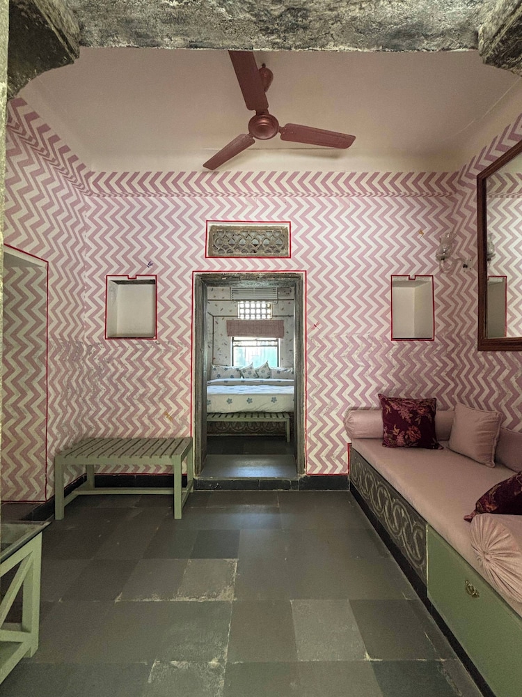 HOTEL RANGNIWAS PALACE 21/52