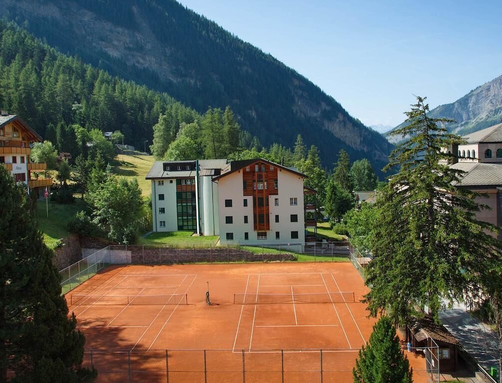 Thermal Hotels And Walliser Alpentherme Leukerbad 7/77