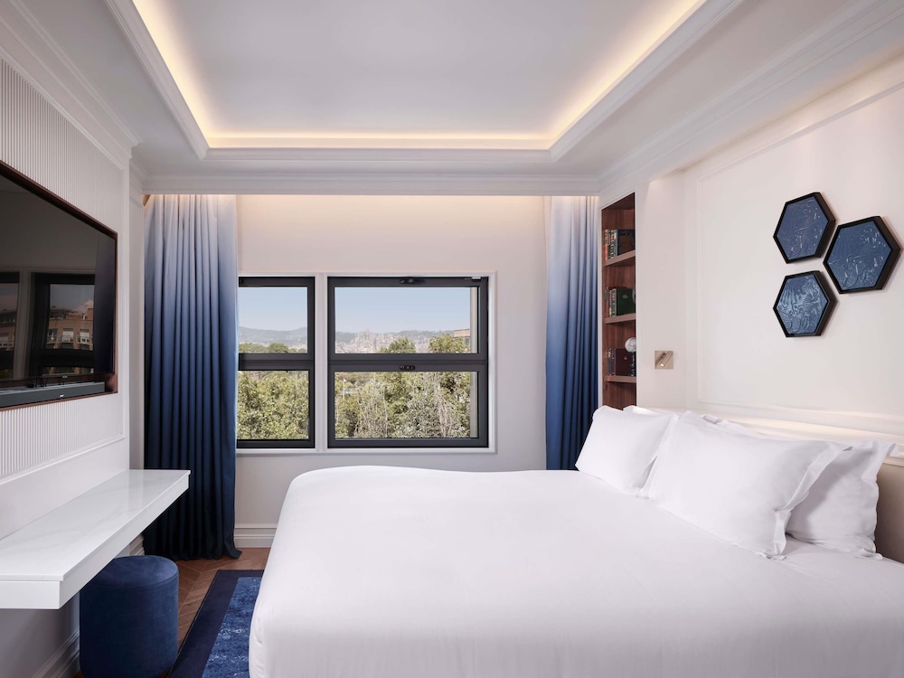 Sofitel Barcelona Skipper 19/74